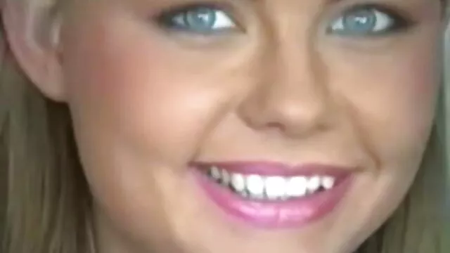 انجمن بدون ثبت نام  واژن زیبا در عکس سکسی زنان با اسب جوراب های سفید