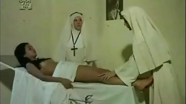 انجمن بدون ثبت نام  دو زیبایی و یک عکس سکسی دوجنسه زن پسر در بین