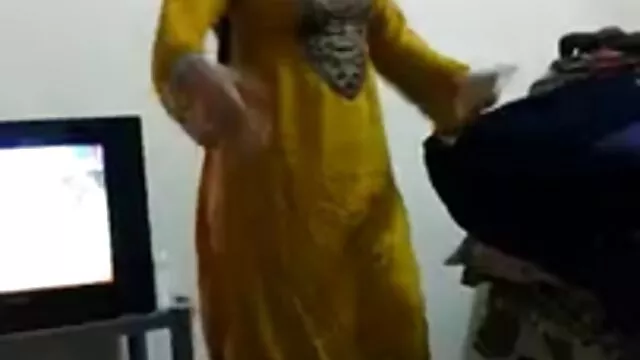 انجمن بدون ثبت نام  Whores پایان سال را جشن فیلم سکس زن حیوان می گیرد