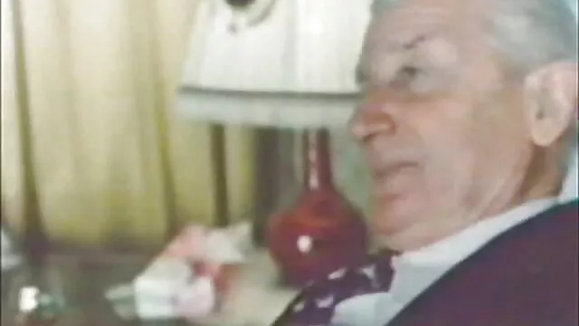 انجمن بدون ثبت نام  جوجه ها خود را با dildo عکس زن با لباس سکسی متورم طعنه می دهند